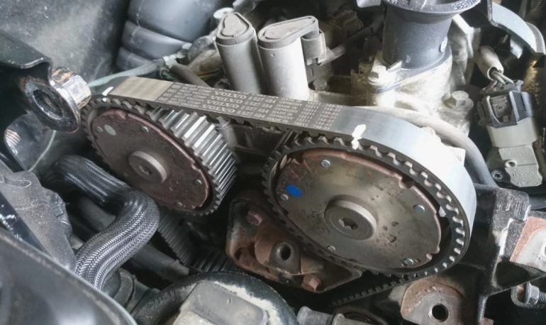 Как проходит замена ремня ГРМ на Volvo и почему нельзя откладывать