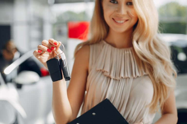 Автокредит душит платежами? Как рефинансирование под ПТС спасёт ваш бюджет