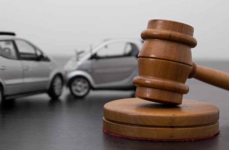 Раздел разбитого автомобиля при разводе: юридические тонкости оценки ущерба и компенсации