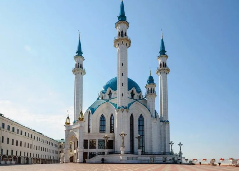 Путеводитель для туриста: как устроена и чем известна крупнейшая мечеть в Казани